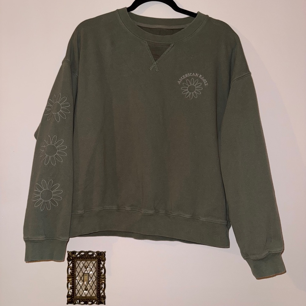 American Eagle Daisy Embroidered Crewneck Sweatshirt Olive Green Womens Medium